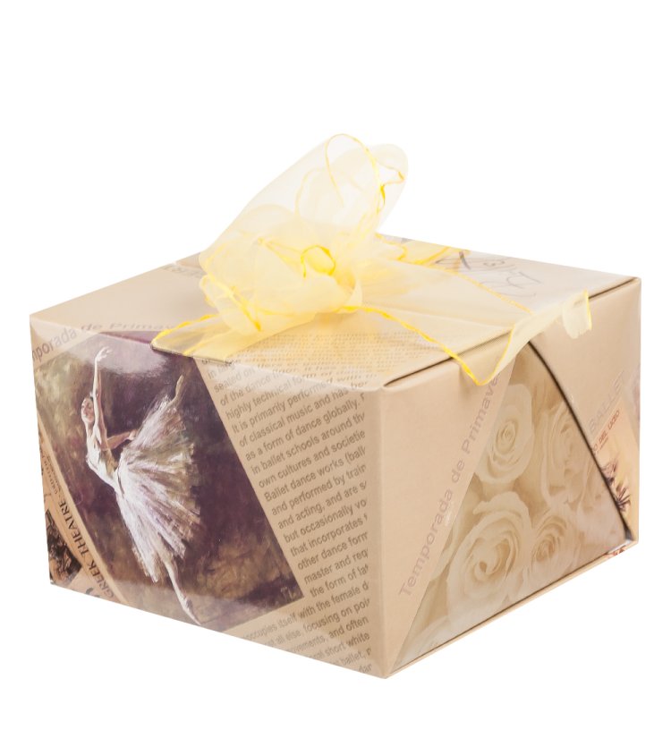 Статуэтка из фарфора Девочка Балерина поправляет пуанты Pavone JP-27/ 16, фотография упаковки