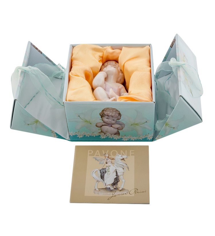 Статуэтка из фарфора Задумчивый Ангелочек в розовом Pavone JP-33/ 7, фотография в упаковке