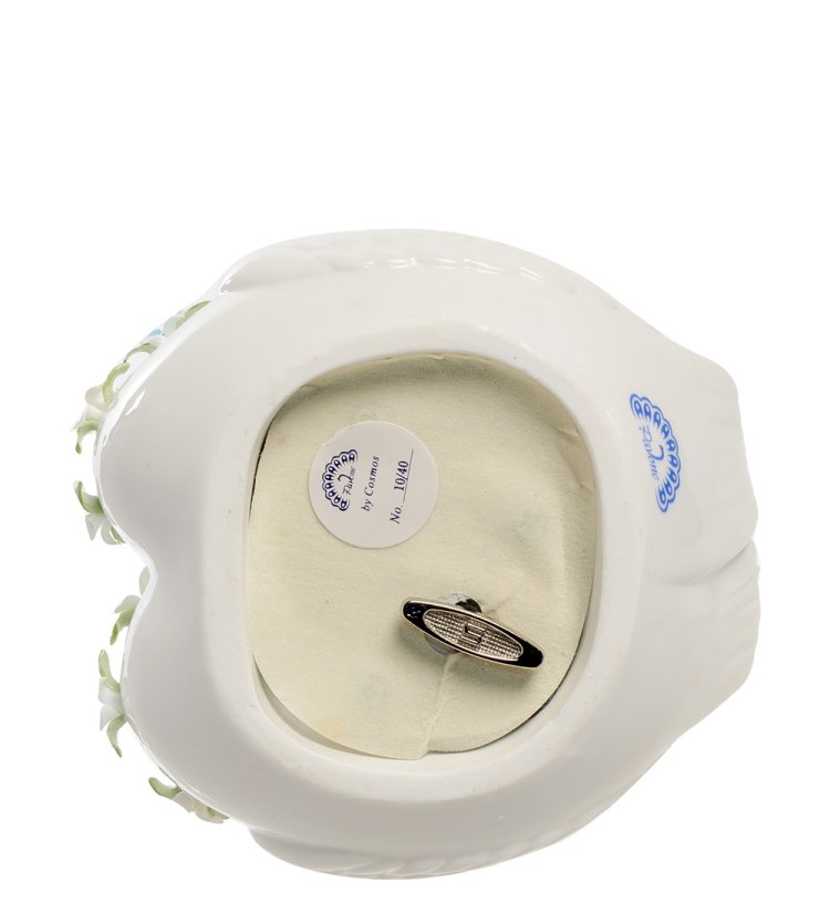 Музыкальная статуэтка из фарфора Лебеди Вместе навсегда Pavone CMS-10/40, фотография снизу