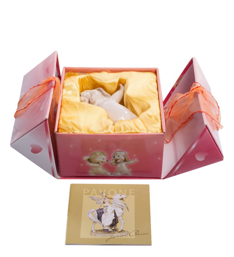 Фарфоровая фигурка Львенок Pavone JP-31/11, фотография в упаковке