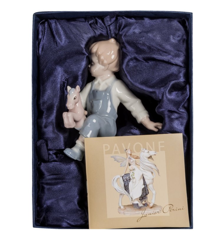Статуэтка из фарфора Юный всадник Pavone JP-45/15, фотография в упаковке