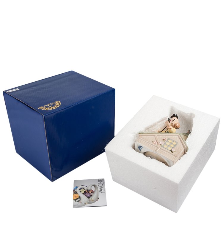 Статуэтка из фарфора Клоун-скрипач на крыше Pavone CMS-23/31, фотография упаковки