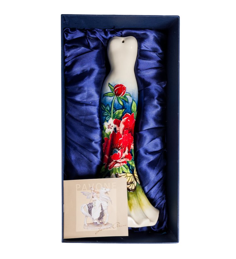 Ваза для цветов из фарфора в форме Платья с цветами Pavone JP-852/10, фотография в коробке