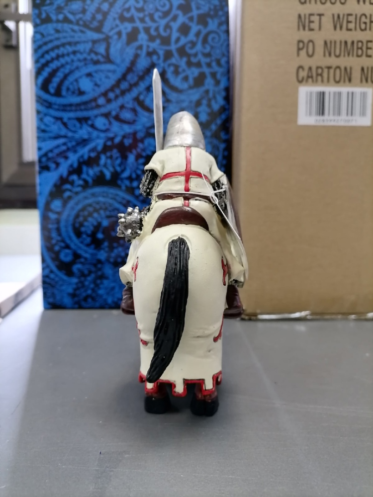 Фигурка Рыцарь На коне The Comical World of Stratford RV-247, фото со склада вид сзади