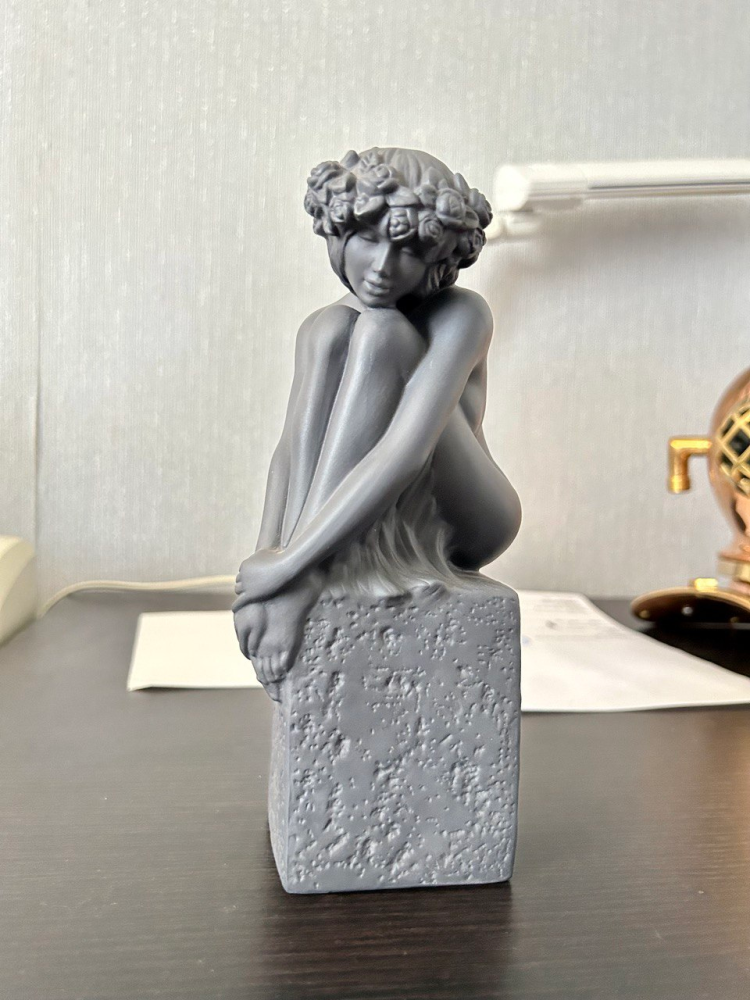 Фигурка из фарфора Дева (женщина) 1249567, портретный вид