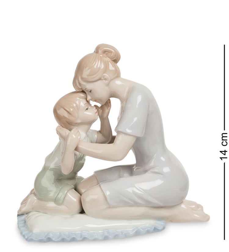 Статуэтка из фарфора Мать с сыном Pavone JP-15/37