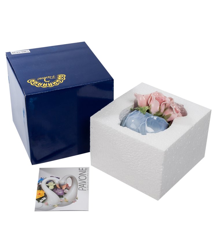 Статуэтка из керамики розы в голубой вазе Pavone CMS-33/28, фотография в упаковке