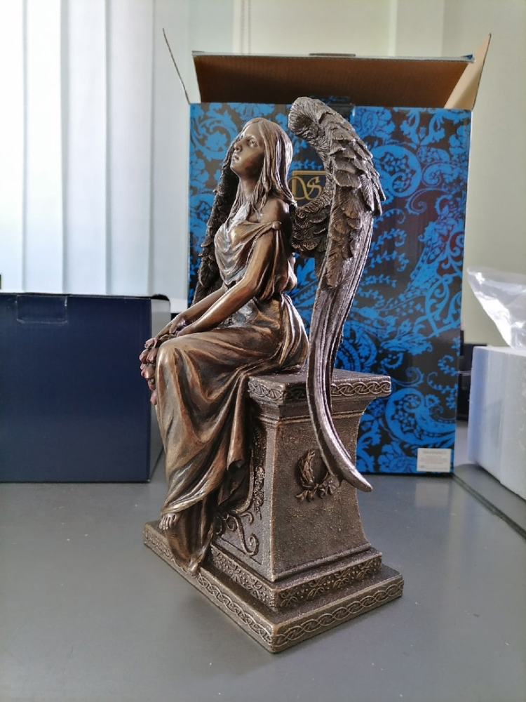 Статуэтка Ангел с розами Veronese WS-946, фото со склада вид сбоку