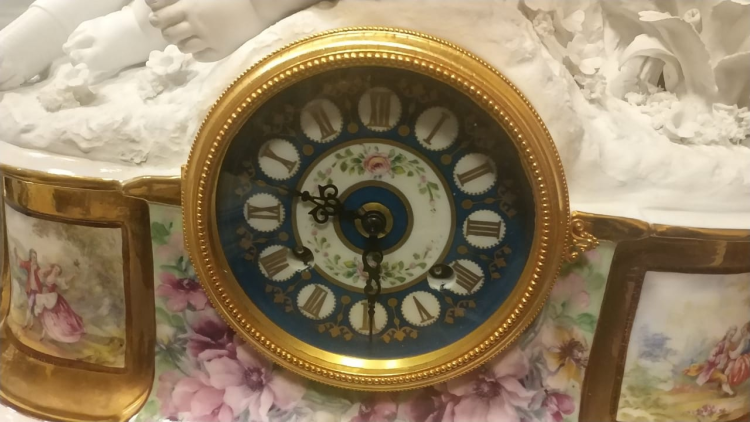 Часы из фарфора Время путешествий, фото со склада циферблат