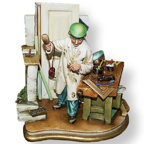 Статуэтка из фарфора Столяр