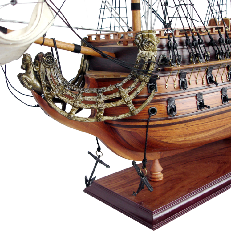 Модель парусного корабля Soleil Royal, Франция, 74 см, фотография носа