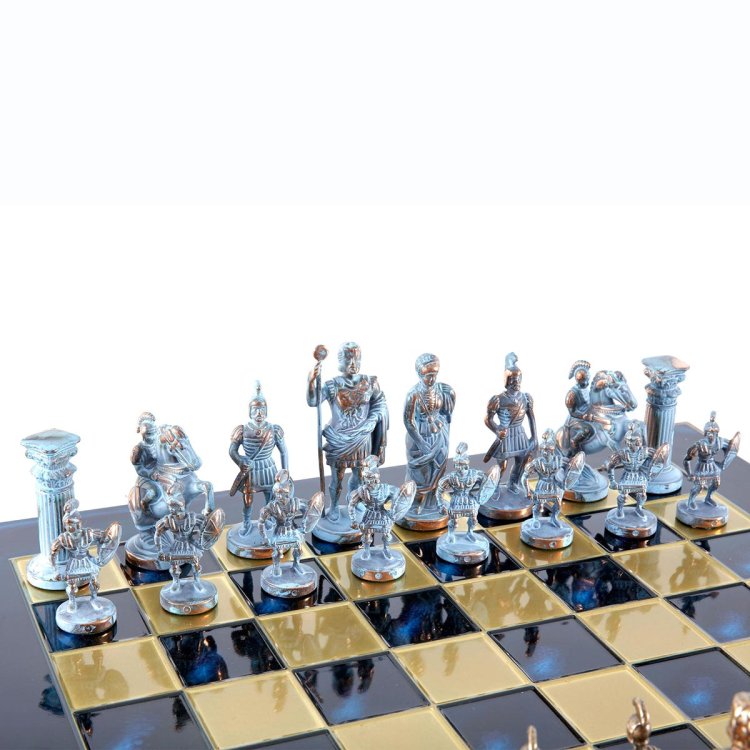 Большие Шахматы Греко-Римский период, Синяя доска Manopoulos MP-S-11-B-44-BLU, фотография фигур цвета Патина на доске