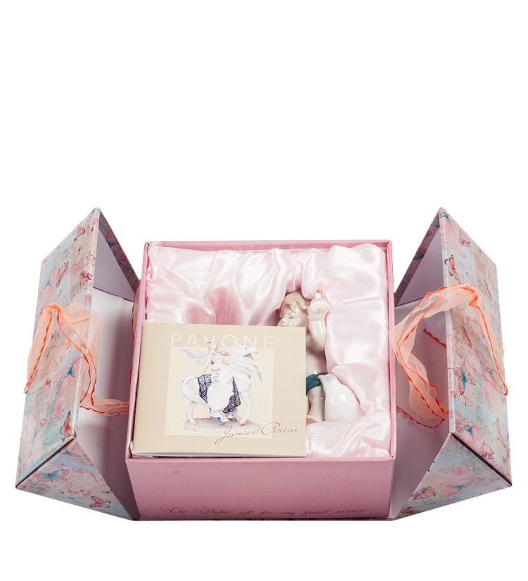 Статуэтка из фарфора Празднуем вместе Мальчик с собачкой Pavone JP-47/ 8, фотография в упаковке