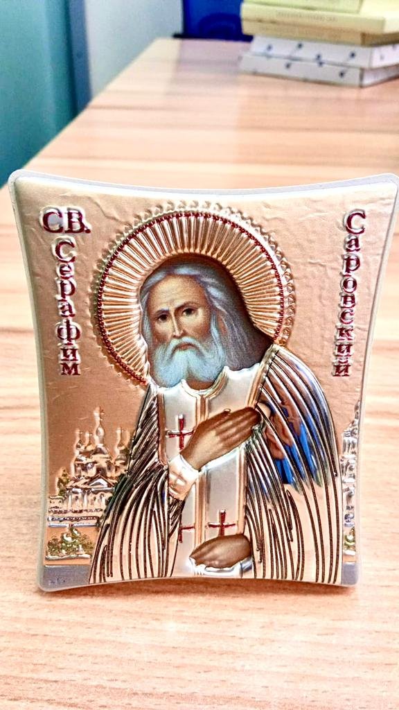 Икона Серафим Саровский в белой рамке на ножке, Размер 8x9 см Slevory 124TW2FWB, фото со склада портретный вид