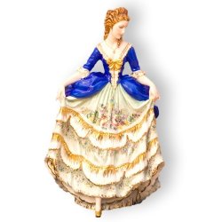 Статуэтка из фарфора Леди Помпадур