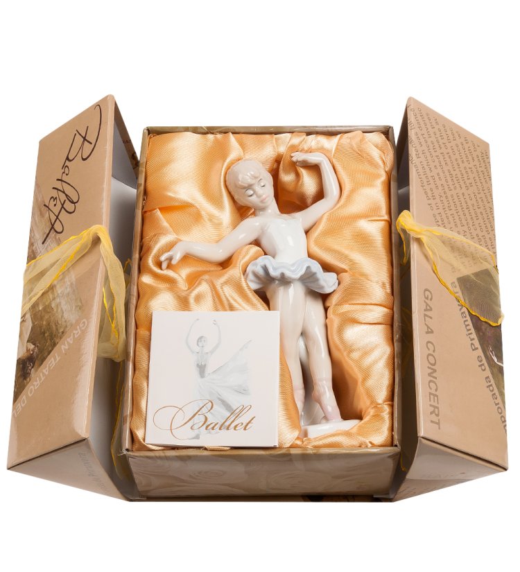 Статуэтка из фарфора Маленькая Балерина на мысках Pavone JP-27/ 21, фотография в упаковке