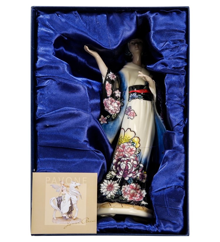 Статуэтка из фарфора Девушка в кимоно Pavone JP-24/ 5, фотография в упаковке