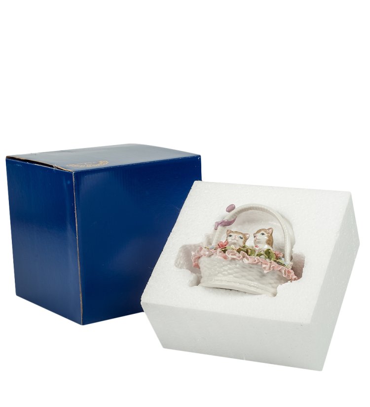 Керамическая фигурка Котята в цветочной корзине Pavone CMS-15/93, фотография в упаковке