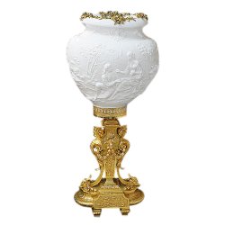 Лампа из фарфора Романтика на ножке золотого цвета