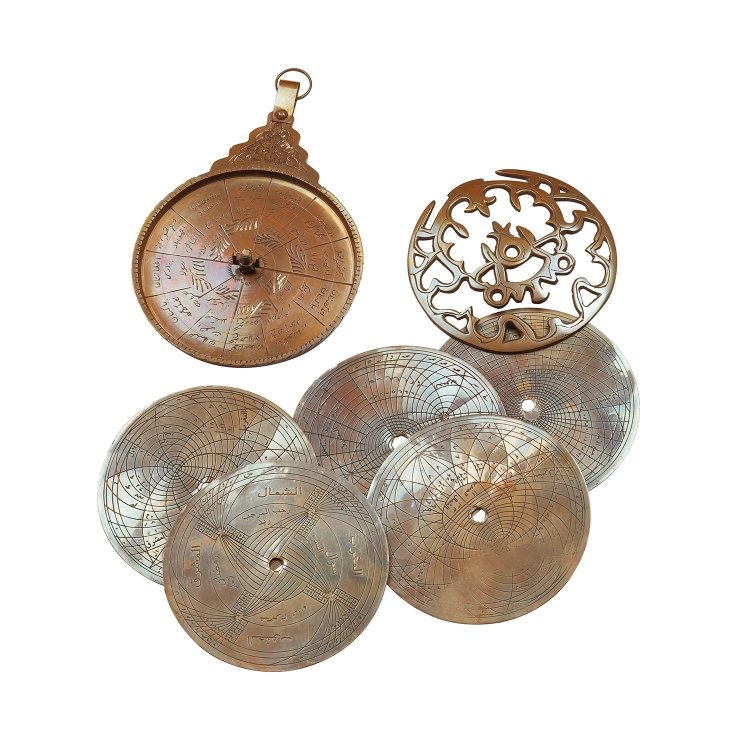 Старинная Астролябия, фотография в разобранном виде