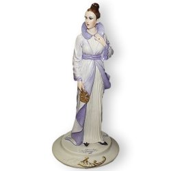 Статуэтка из фарфора Дама Клавдия (глянцевая)