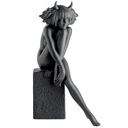 Фигурка из фарфора Телец (женщина)