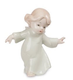 Статуэтка из фарфора Танцующий Ангелочек в белом платье