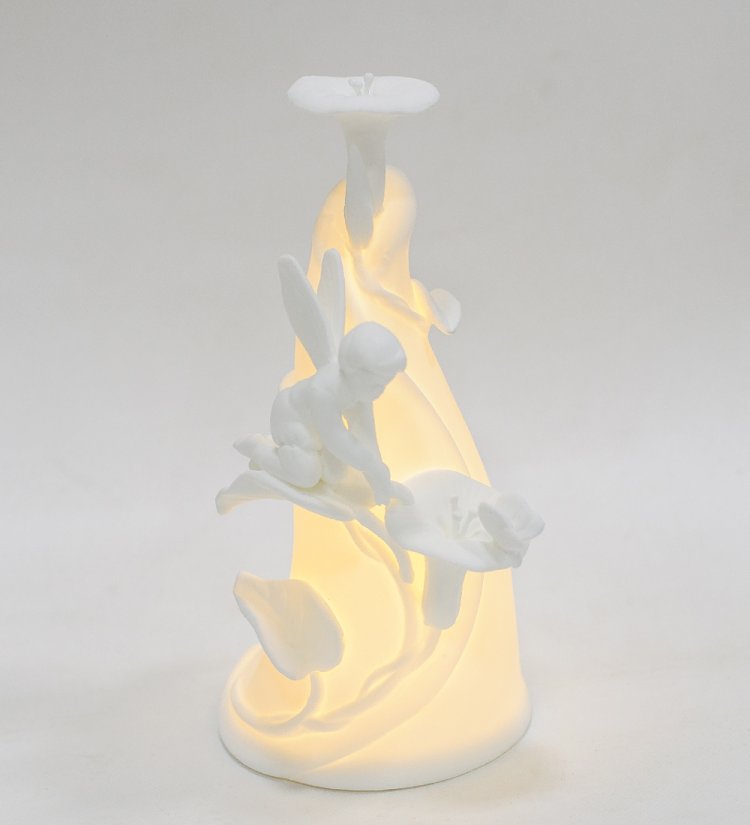 Статуэтка из фарфора с подсветкой Фея на цветке Pavone JP-186/25, фотография с включенной подсветкой