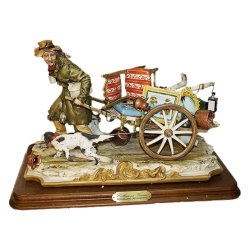 Статуэтка из фарфора Перекупщик