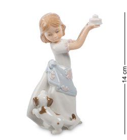 Статуэтка из керамики Девочка с тортом