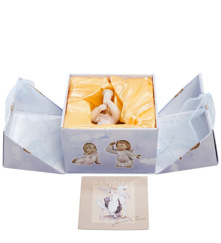 Статуэтка из фарфора Ангелочек с колокольчиком Pavone JP-20/17, фотография в упаковке
