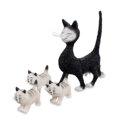Статуэтка Кошка с котятами на прогулке