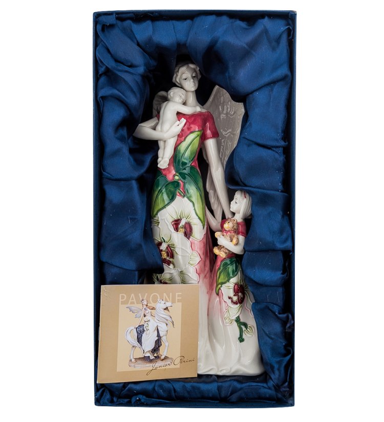 Статуэтка из фарфора Ангел девушка с двумя детьми Pavone JP-98/ 53, фотография в упаковке