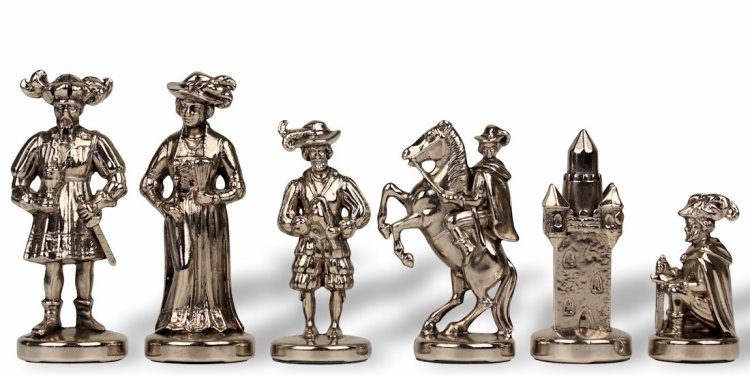 Шахматы Рыцари Средневековья, Черно-белая доска Manopoulos MP-S-12-44-BLA, фотография серебряных фигур