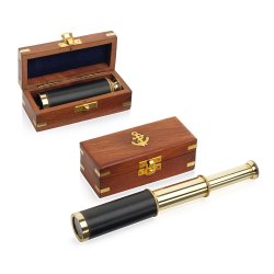 Подзорная труба в деревянной коробочке