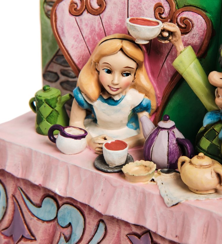 Статуэтка Алиса в стране чудес - Книга сказок Disney Traditions, увеличенный вид деталей