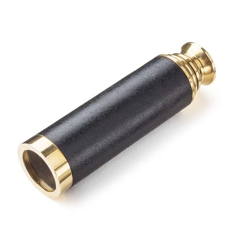 Подзорная труба в деревянном футляре