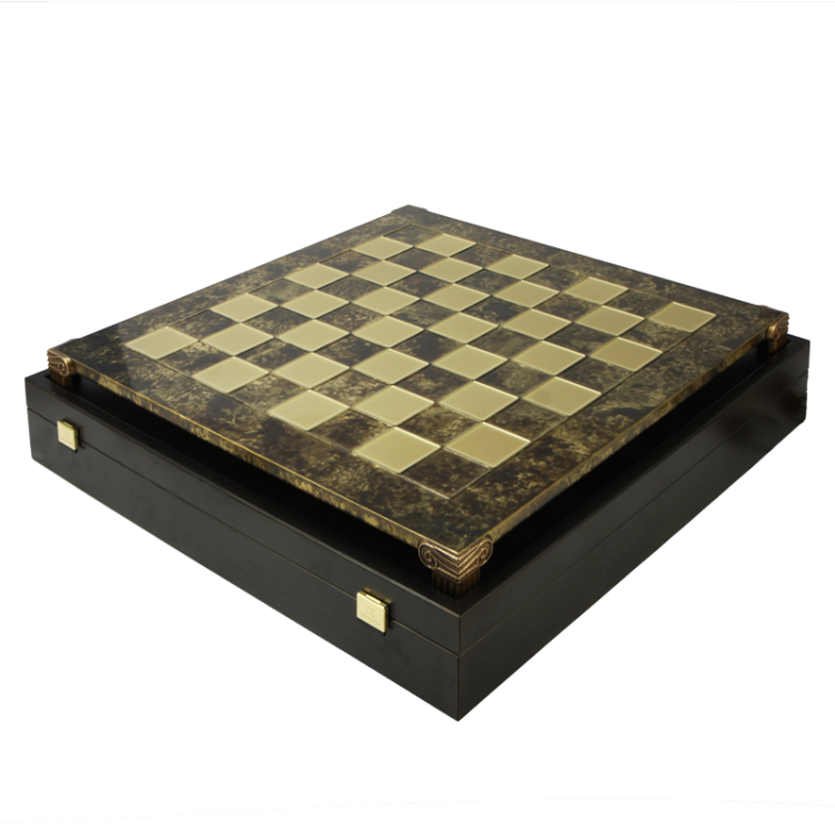 Шахматы Ренессанс, коричневая доска, фигуры золотые-бронзовые Manopoulos MP-S-9-C-36-BRO, фотография доски на коробке