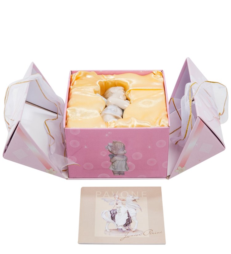 Статуэтка из фарфора Ангелочек-девочка с книжкой Pavone JP-36/26, фотография в упаковке