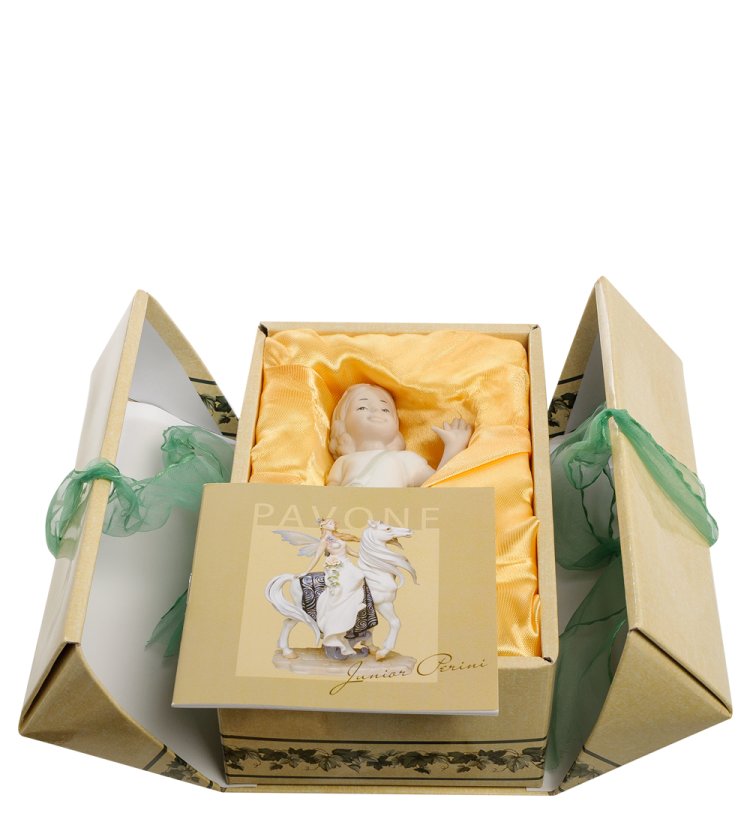 Фигурка из фарфора Девочка - Хочу быть взрослой Pavone JP-45/23, фотография в упаковке