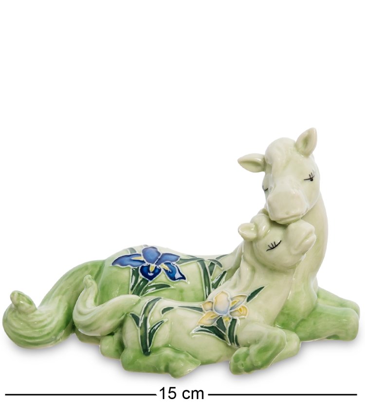 Статуэтка из фарфора Мама лошадь с ребенком Pavone JP-61/46, портретный вид