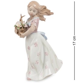 Статуэтка из фарфора Юная Леди с корзинкой цветов