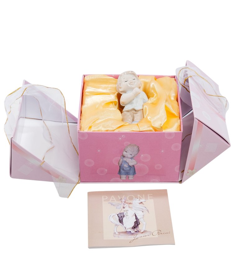Статуэтка из фарфора Ангелочек-Мальчик в пиджаке Pavone JP-36/27, фотография упаковки