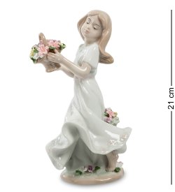 Статуэтка из фарфора Девочка с цветами в белом платье
