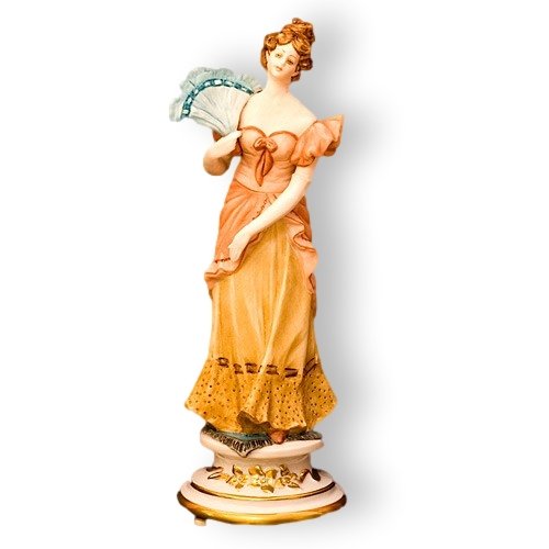 Статуэтка из фарфора Дама с веером