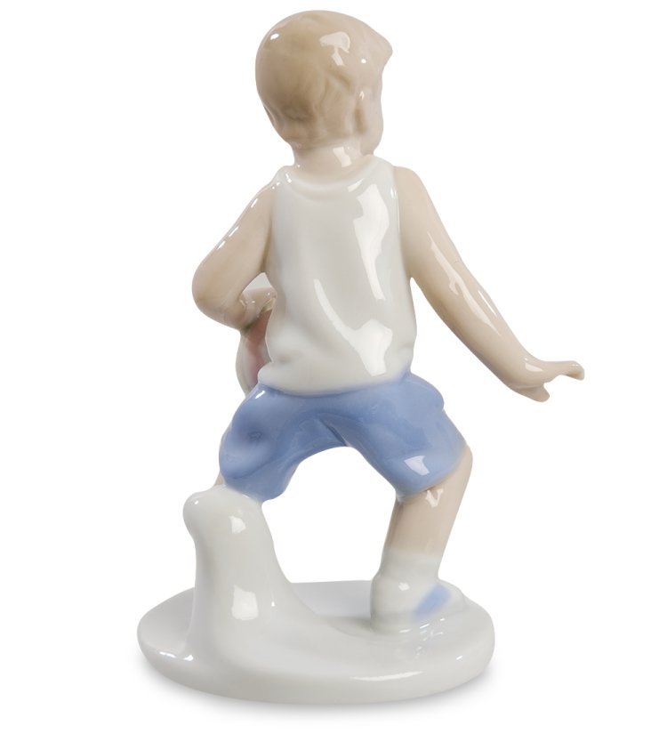 Фигурка из фарфора Юный баскетболист Pavone JP-50/ 4, фотография с спины