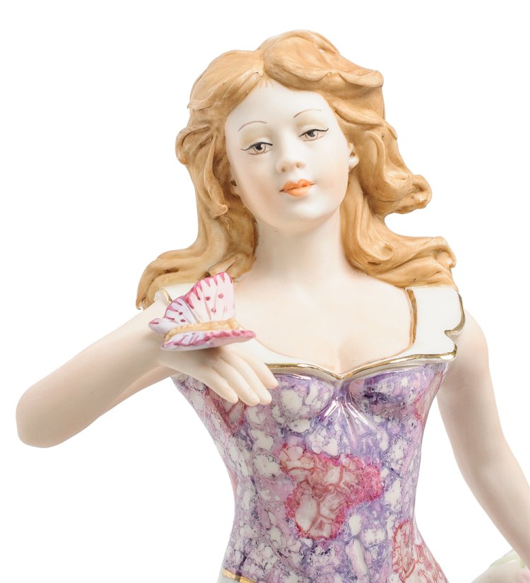Статуэтка из керамики Девушка с бабочкой Sabadin Vittorio SV- 72, фотография крупным планом