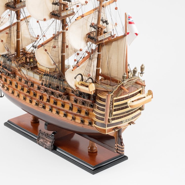 Сборка моделей кораблей из пластика. HMS Victory модель из дерева. Модель корабля HMS Victory. Сборная модель HMS Victory из дерева. Модель корабля 32*31 см 33765.