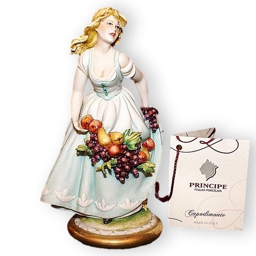 Статуэтка из фарфора Осень (девушка)