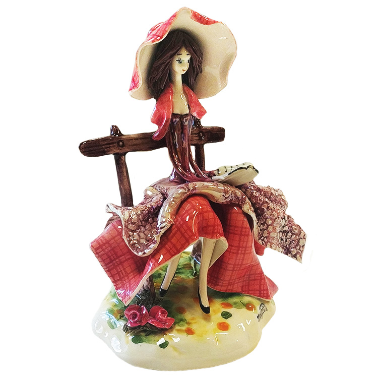 Статуэтка из фарфора Леди на скамейке в красном платье ZamPiva 50200
